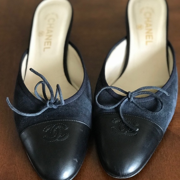 Authentic Chanel mules - Picture 2 of 8